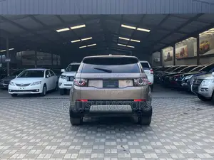 Land Rover Discovery Sport 2016 Gold