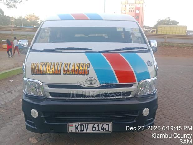 Toyota Grand HiAce 2015 White