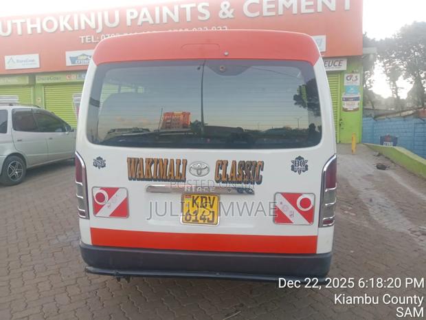 Toyota Grand HiAce 2015 White - thumbnail 4