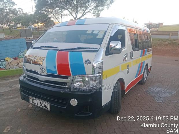 Toyota Grand HiAce 2015 White - thumbnail 5