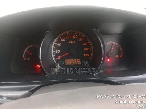Toyota Grand HiAce 2015 White - thumbnail 13