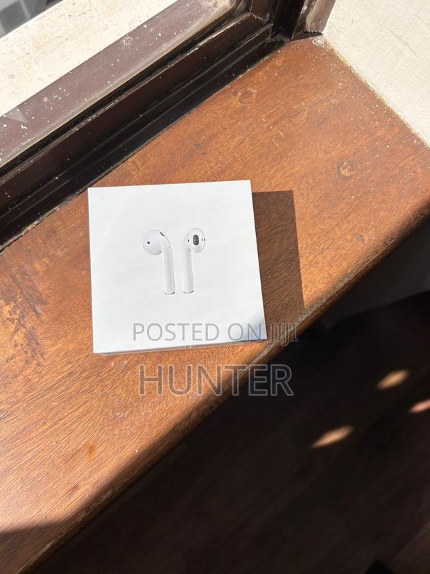 Original Apple Airpods 2 – Clean Sound, Barely Used - thumbnail 3