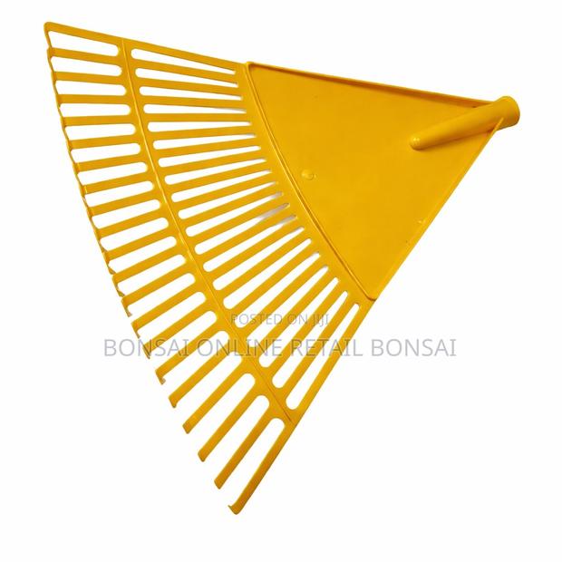 20-Tine Plastic Leaf Rake Head for Lawn Garden Cleanup