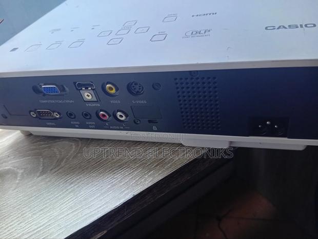 Casio Xj-M130 – Multiple Hdmi, Vga Usb Ports - thumbnail 2