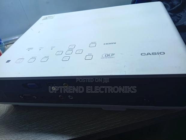 Casio Xj-M130 – Sharp, Vivid Images for Offices, Classrooms Events - thumbnail 2