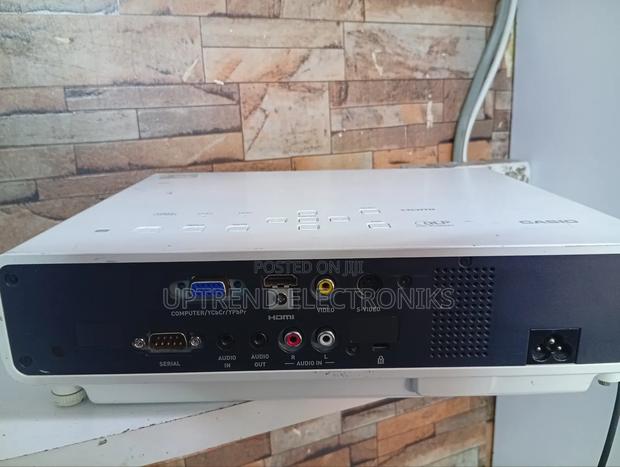 Casio Xj-M130–Professional-Grade Projection With Flexible Port Options - thumbnail 2