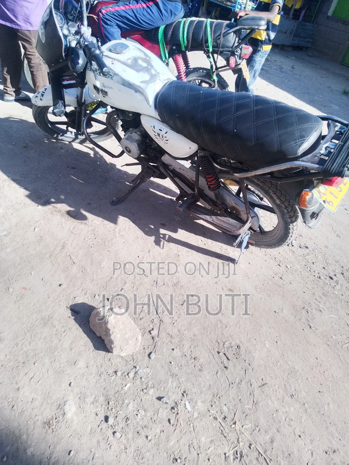 Bajaj Boxer 150 UG 2023 White