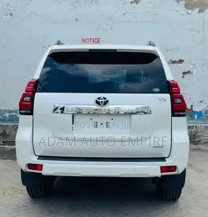 Toyota Land Cruiser Prado 2.8 2018 White