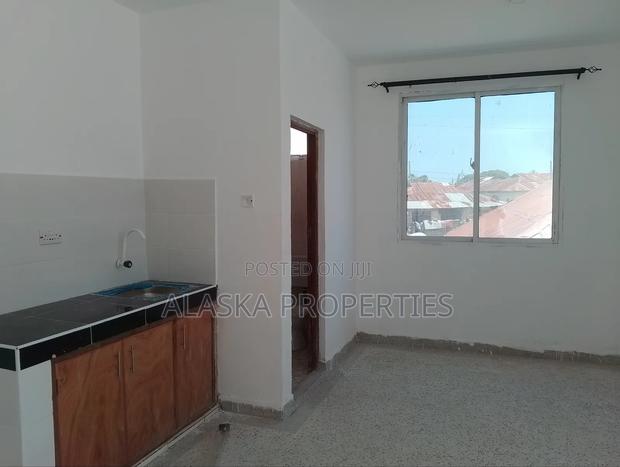 1bdrm Bedsitter in Mkomani, Nyali for rent - thumbnail 2