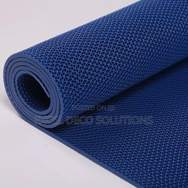 Wide Coverage Non Slip Carpets - thumbnail 2
