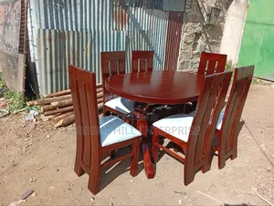 Clean Shiny 6 Seater Dining Seat