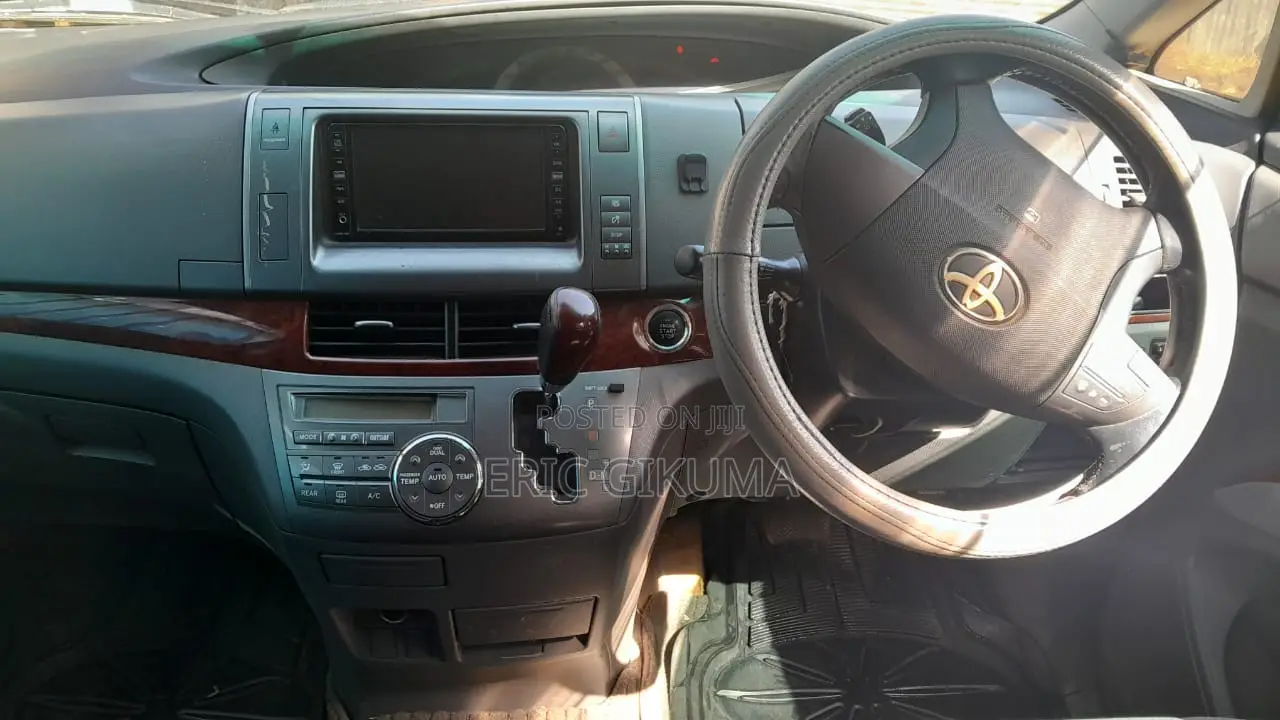 Toyota Estima 2010 Gray