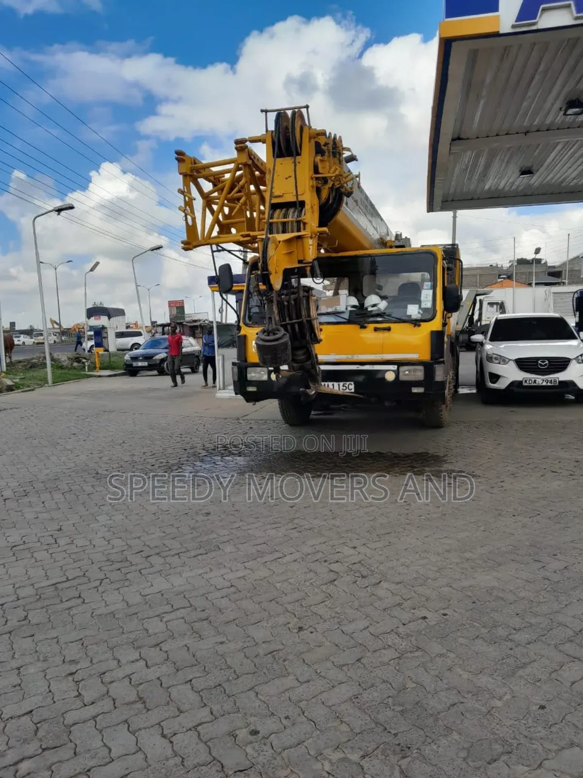 Big Cranes Accessible for Hauling Service Within Nairobi