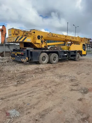 Big Cranes Accessible for Hauling Service Within Nairobi
