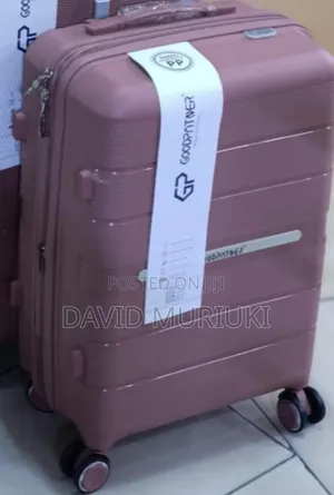 Executive 
4 in 1 Luxurious Unbreakable Suitcase