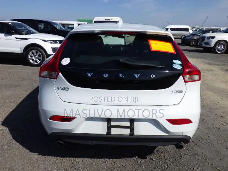 Volvo V40 2019 White