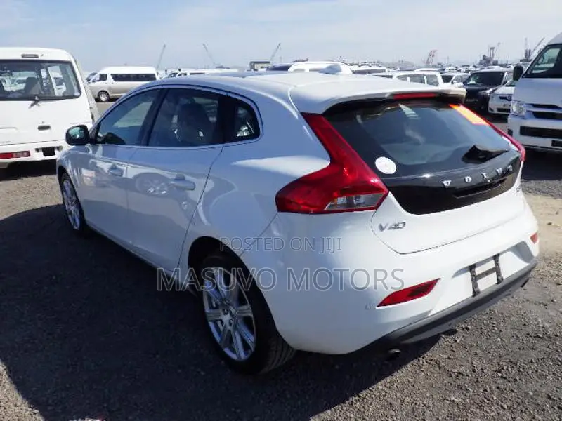 Volvo V40 2019 White