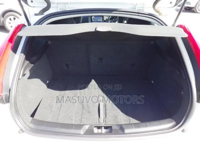 Volvo V40 2019 White