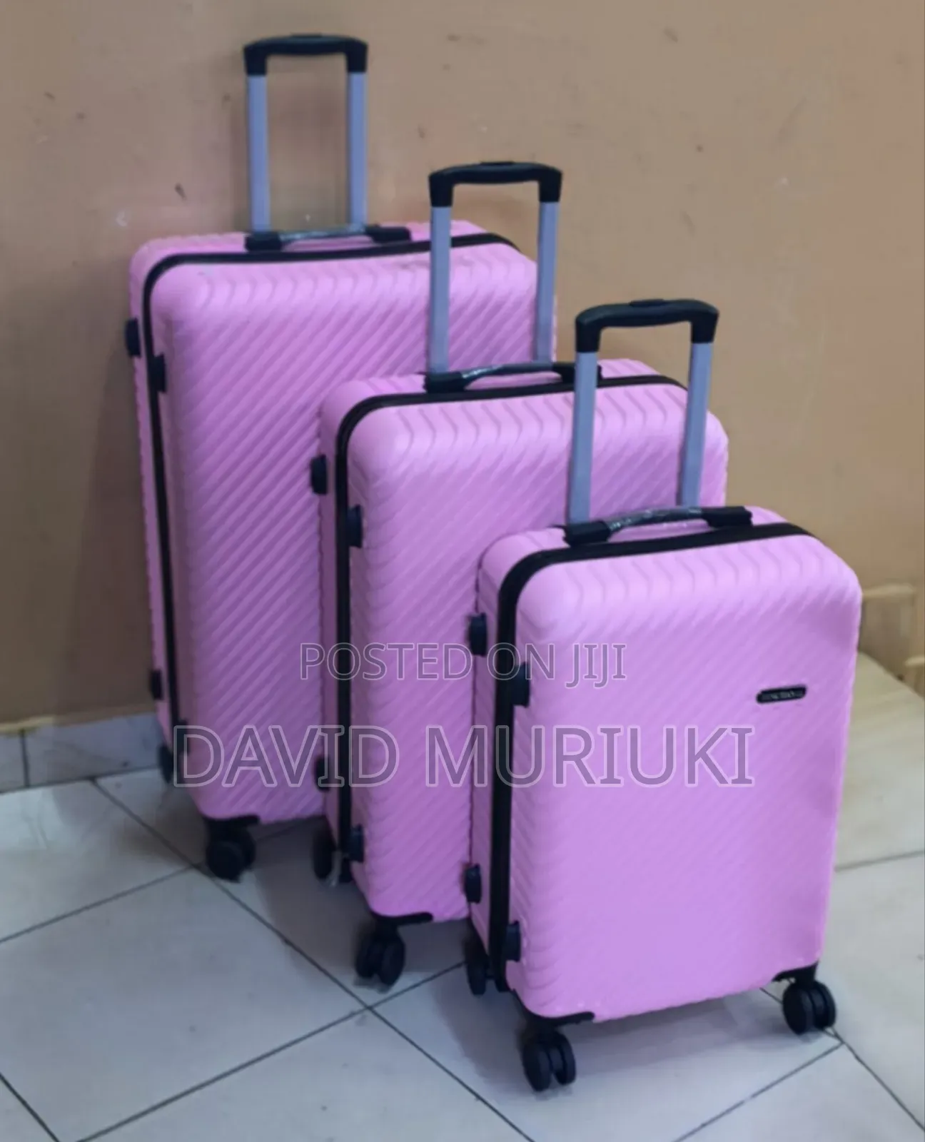 Superior 
3 in 1 Luxurious Fibre Suitcase