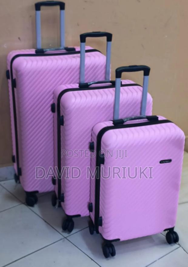 Superior 
3 in 1 Luxurious Fibre Suitcase - thumbnail 2