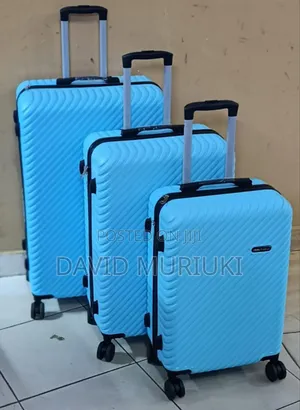 International 
3 in 1 Luxurious Fibre Suitcase