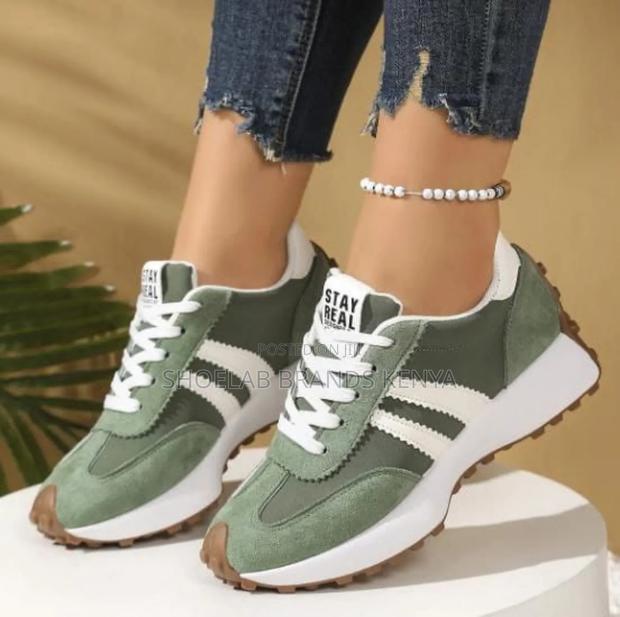 Stay Real Ladies Sneakers - thumbnail 2