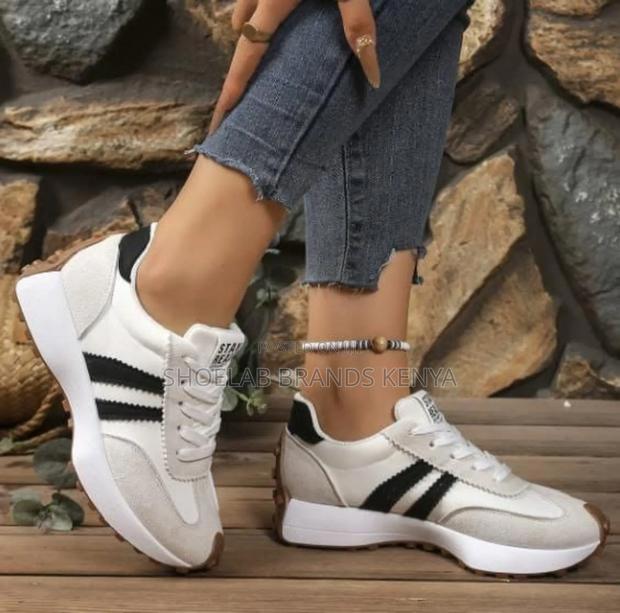 Stay Real Ladies Sneakers - thumbnail 6