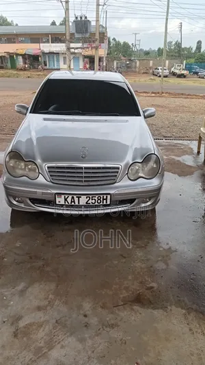 Mercedez Benz C200