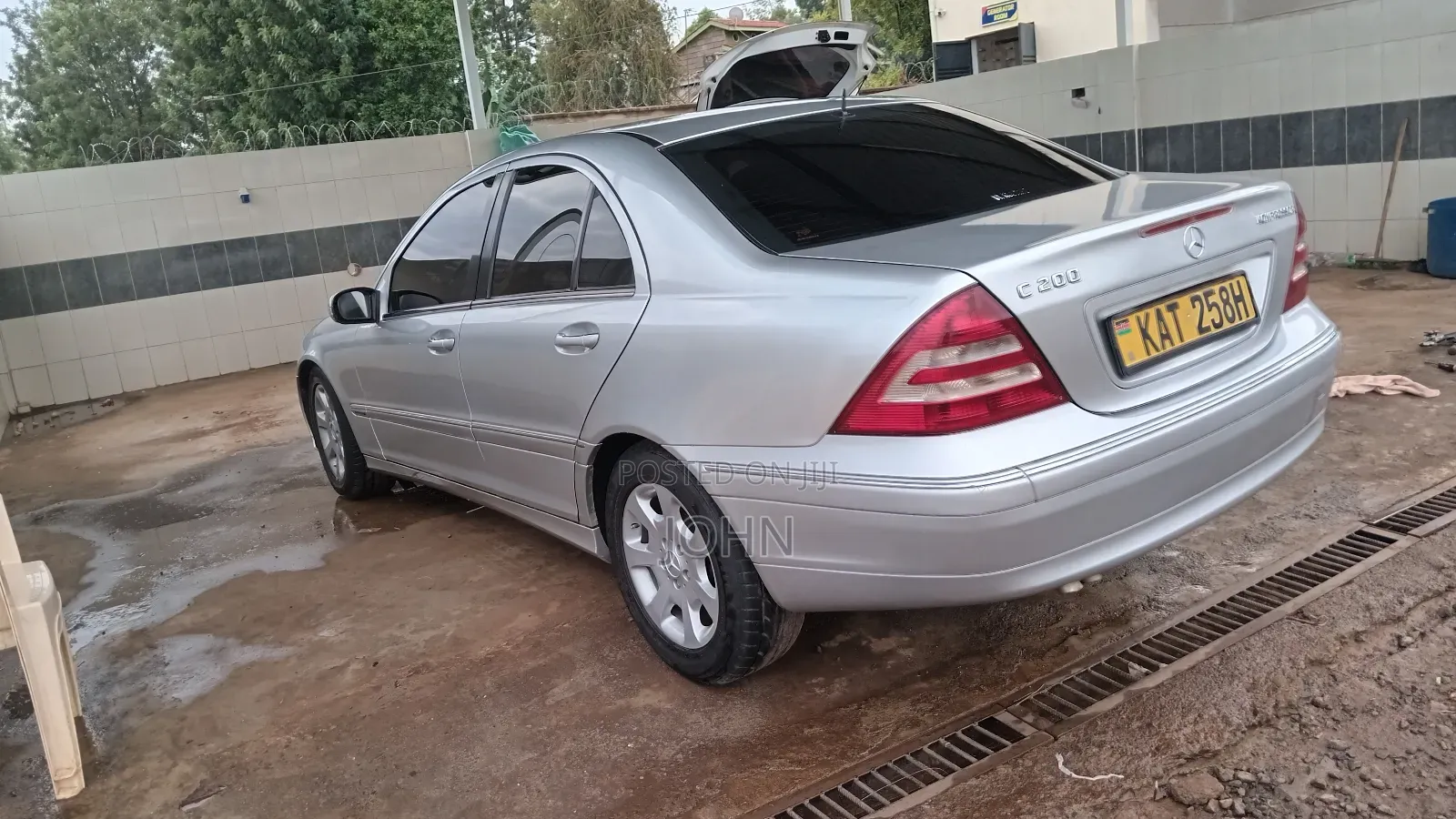 Mercedez Benz C200