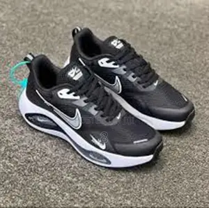 Nike Air Zoom Trainers – Durable, Stylish Athletic Fit