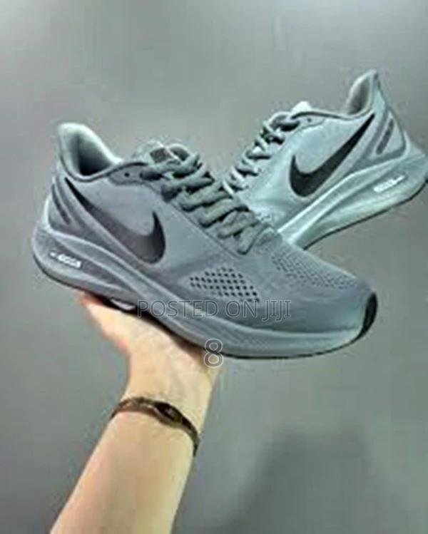 Nike Air Zoom Sports Sneakers – Everyday Wear Workout