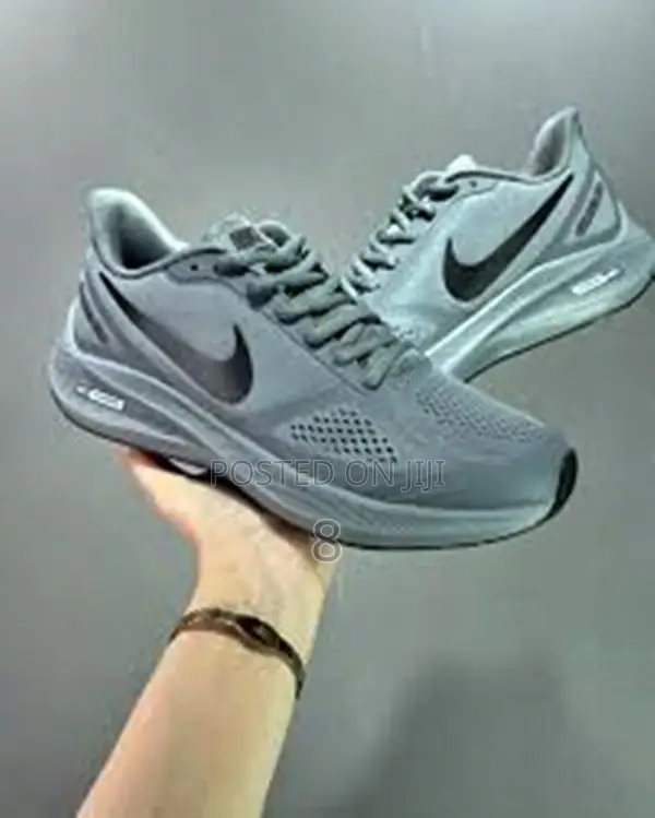 Nike Air Zoom Sports Sneakers – Everyday Wear Workout