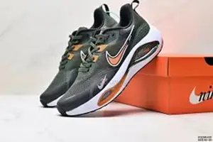 Nike Air Zoom Sneakers – Comfortable Fit for Daily Use