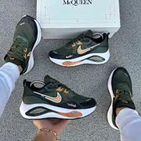 Nike Air Zoom Athletic Sneakers – Durable Grip Comfort