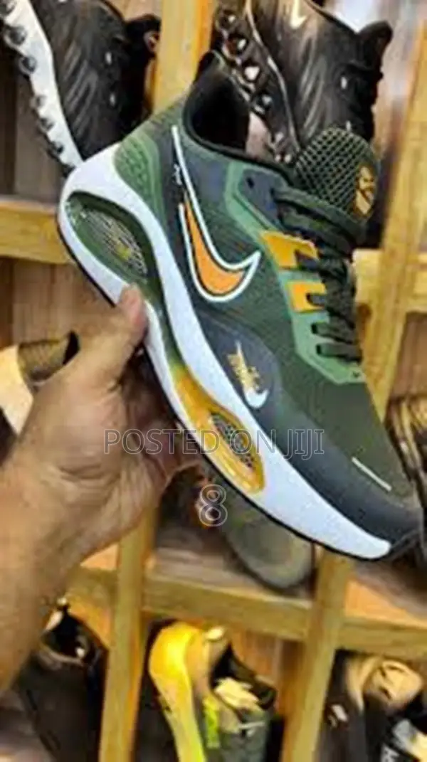Nike Air Zoom Trainers – Breathable, Flexible Long-Lasting