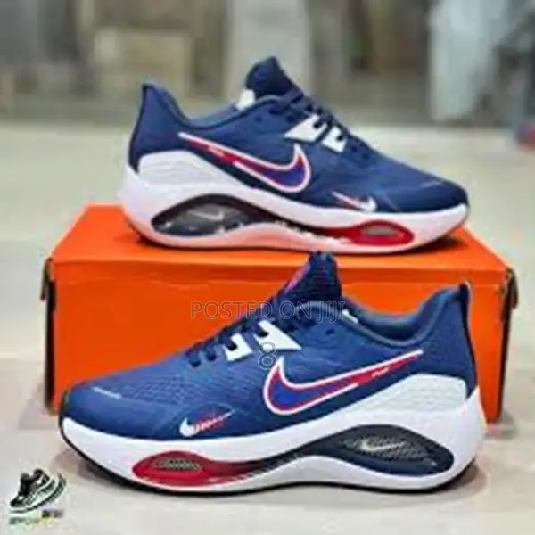 Nike Air Zoom Trainers – Flexible Sole Shock Absorption