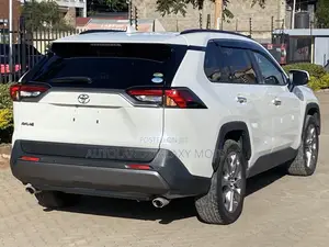 Toyota RAV4 2020 White
