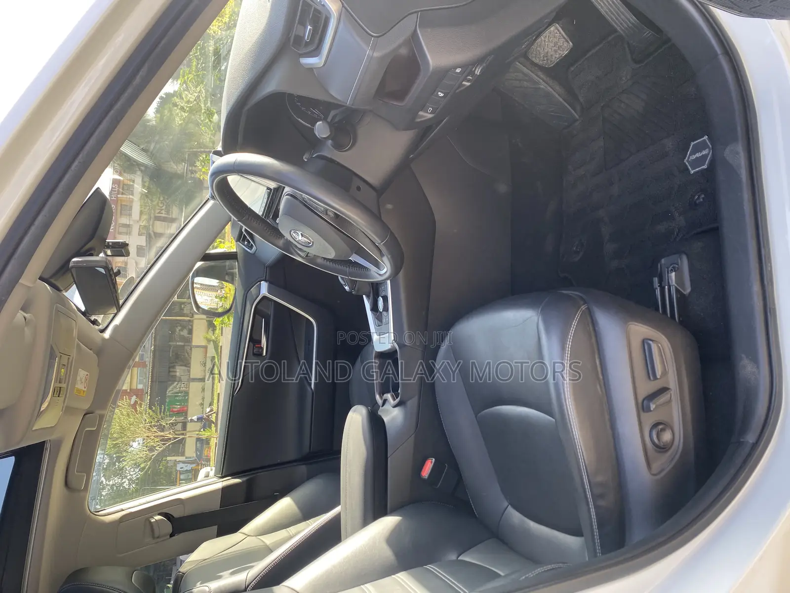 Toyota RAV4 2020 White