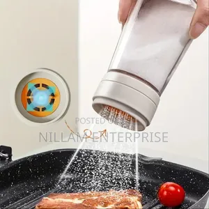 Moisture-Proof Glass Salt Shaker With Precise Measure*