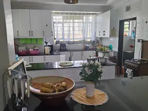 4bdrm Mansion in Elgonview for sale