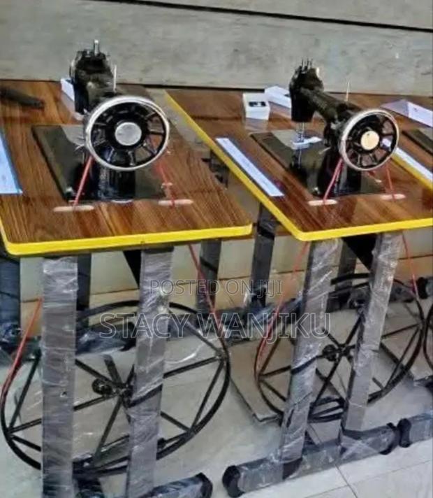High Quality Sewing Machine With Imported Table