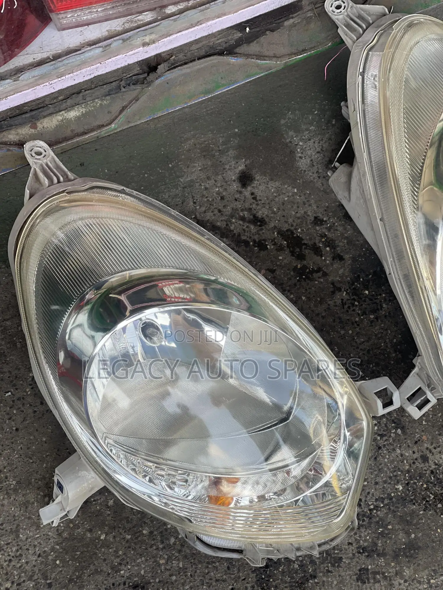 Toyota Passo Headlight (2010-2012 Model)