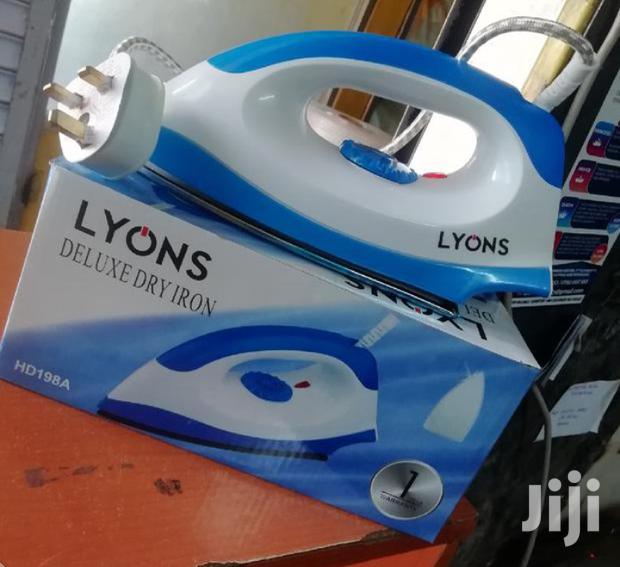 Lyons Steam Iron Box
