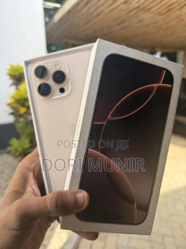 Apple iPhone 16 Pro Max 256 GB Gold - thumbnail 2
