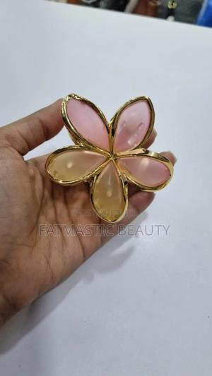 Pretty Hair Claws - main view