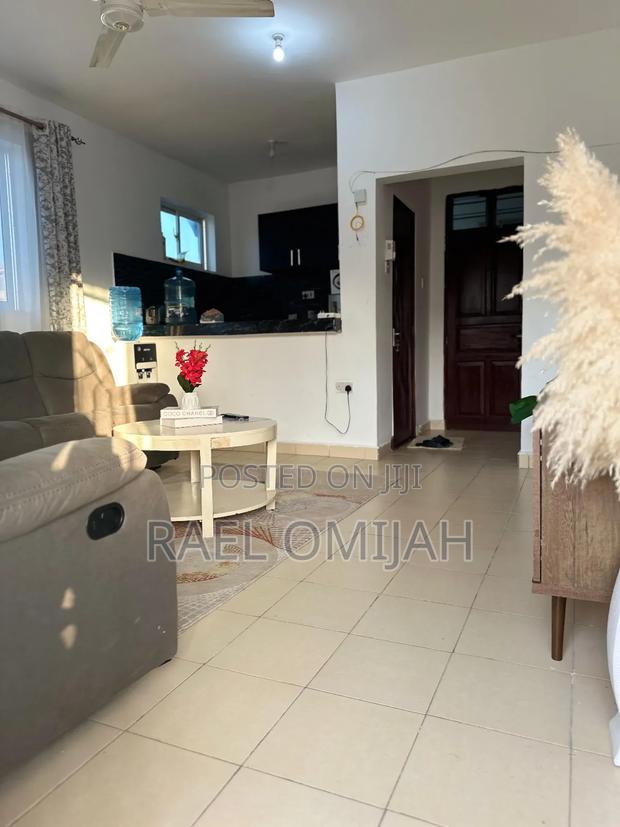 1 Bedroom Airbnb - thumbnail 7