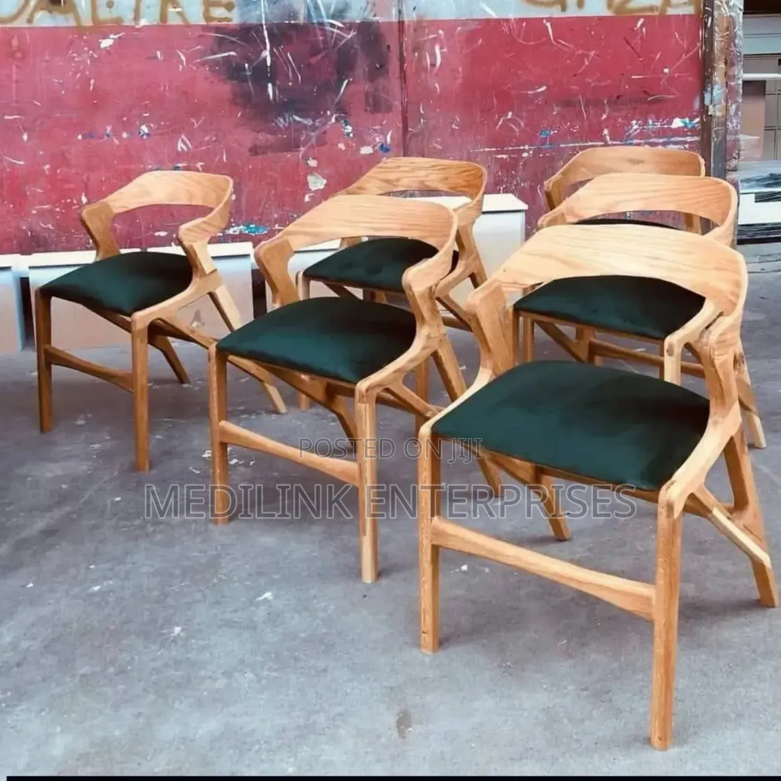 Round Curve Restaurant Chairs