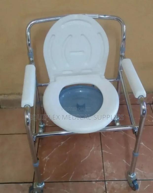 Foldable Commode Chair With Wheels (Portable Convenient) - thumbnail 2