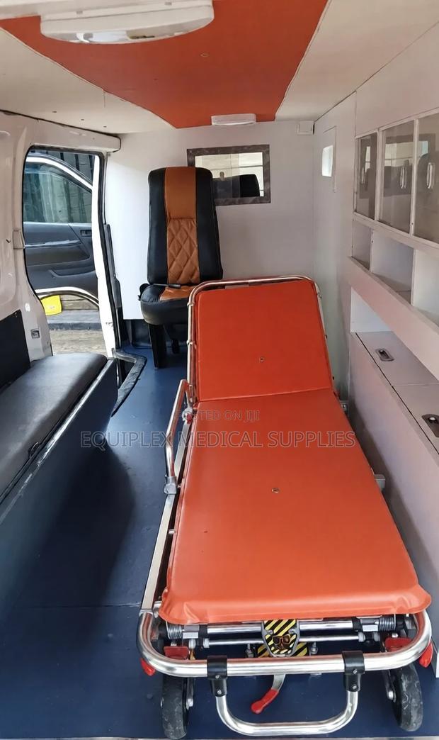 Ambulance Stretcher - thumbnail 3