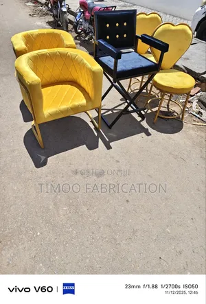 Salon Sets of 2 Styling,2 Love and Makeup Seats